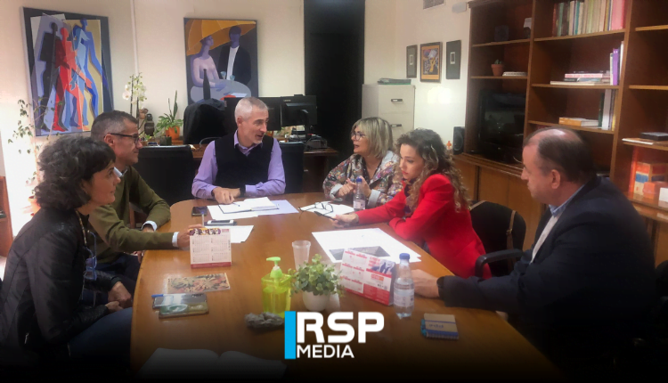 FOTO NOTICIA - reunion colegio de gran alacant